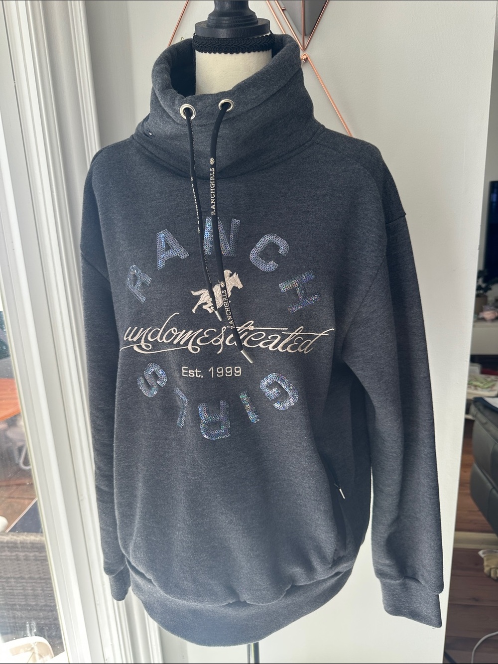 RANCH GIRLS Grey Gray Pullover Funnel-Neck Sweater Sweatshirt Sequins Size Large